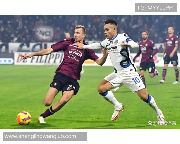 意甲焦点战都灵迎战帕尔马双方争夺三分的激烈对决